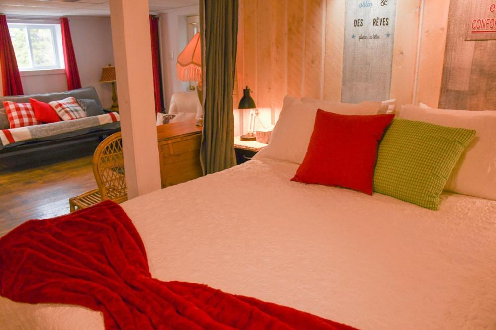 Bed and Breakfast Gite Grand Môment Cabano Exterior foto